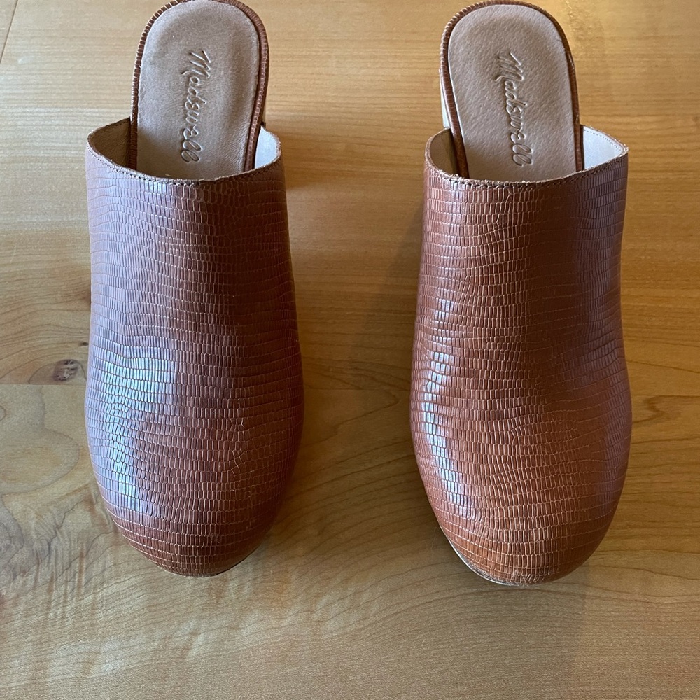 The Ayanna Clog in Lizard Embossed Leather